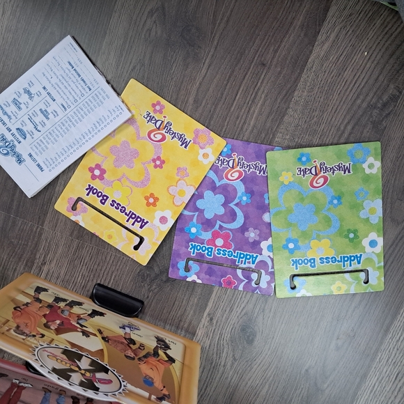 Mystery Date Game 2000 Milton Bradley With Working Phone  To Talk To Boys - Picture 9 of 9